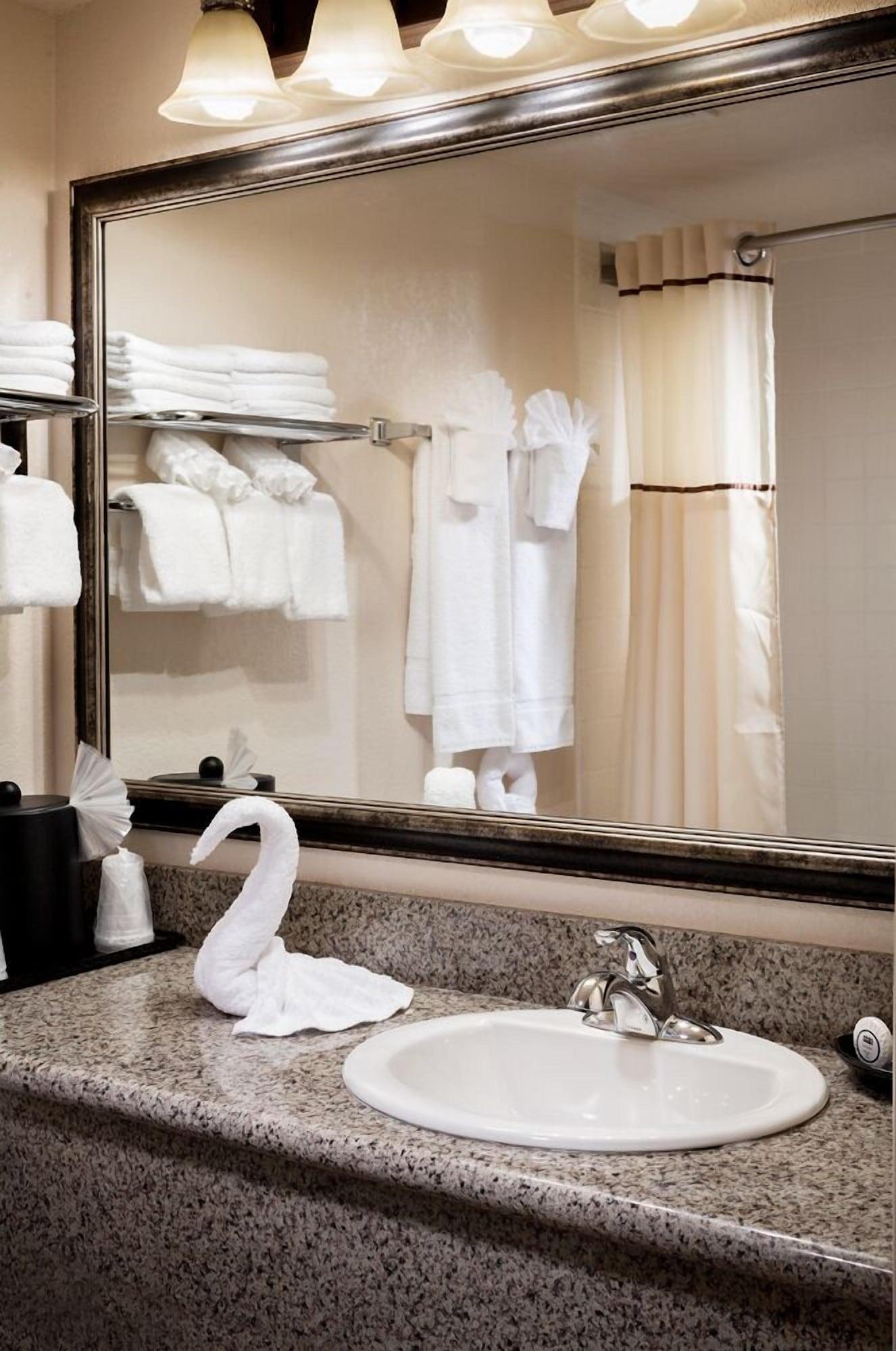 Castle Inn And Suites Anaheim Zewnętrze zdjęcie