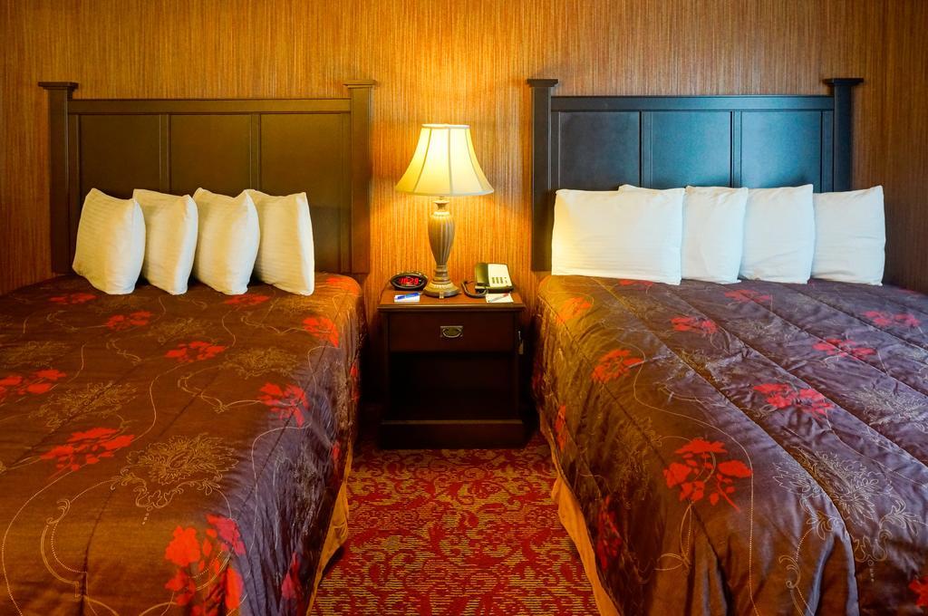 Castle Inn And Suites Anaheim Zewnętrze zdjęcie
