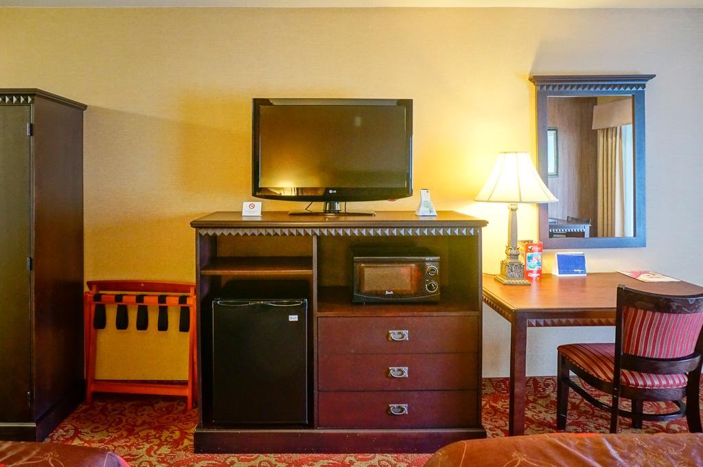 Castle Inn And Suites Anaheim Zewnętrze zdjęcie
