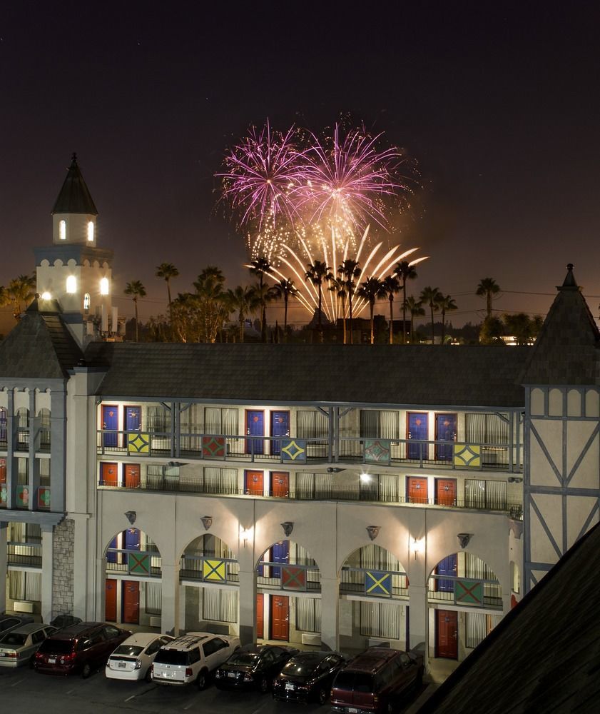 Castle Inn And Suites Anaheim Zewnętrze zdjęcie