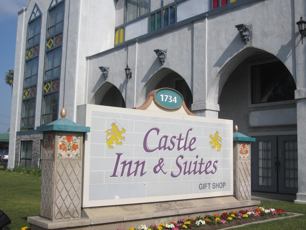 Castle Inn And Suites Anaheim Zewnętrze zdjęcie